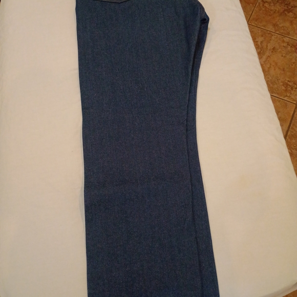 Wrangler Men's Dark Blue Straight Jeans - Picture 2 of 6